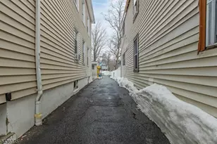 527 Valley St, Orange, NJ 07050 - Photo 3