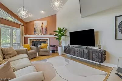 35 Indian Run, Watchung, NJ 07069 - Photo 5