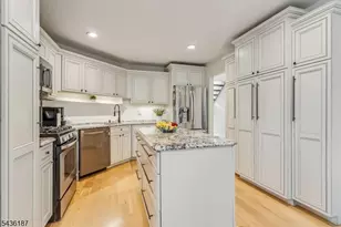 35 Indian Run, Watchung, NJ 07069 - Photo 13