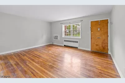 4 Colfax Manor #4D, Roselle Park, NJ 07204 - Photo 5