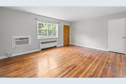 4 Colfax Manor #4D, Roselle Park, NJ 07204 - Photo 3