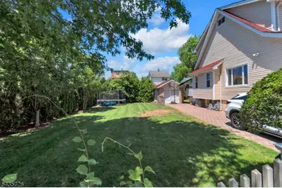 56 Ridgefield Ave, Ridgefield, NJ 07660 - Photo 27