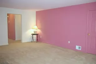 34 Chanda Ct, Clifton, NJ 07012 - Photo 3
