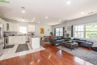 102 E Emerson Ave, Rahway, NJ 07065 - Photo 7
