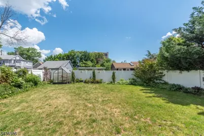 102 E Emerson Ave, Rahway, NJ 07065 - Photo 23