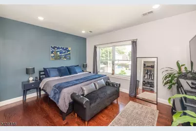 102 E Emerson Ave, Rahway, NJ 07065 - Photo 13