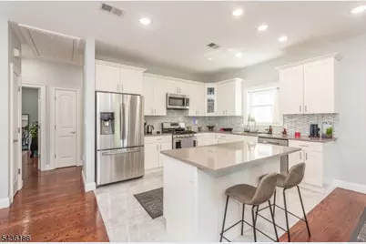 102 E Emerson Ave, Rahway, NJ 07065 - Photo 5