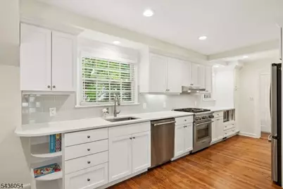75 Club Dr, New Providence, NJ 07901 - Photo 5