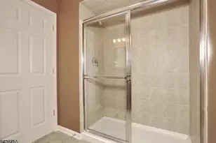 10 Terrace Ave, Hasbrouck Heights, NJ 07604 - Photo 7