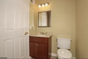 10 Terrace Ave, Hasbrouck Heights, NJ 07604 - Photo 19