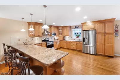 8 Robin Rd, Somerville, NJ 08876 - Photo 5