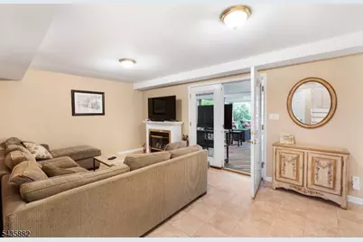 8 Robin Rd, Somerville, NJ 08876 - Photo 19