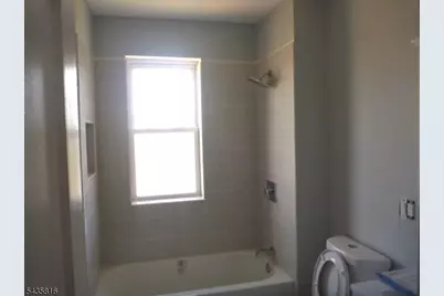 9 Vernon Ave #3, Newark, NJ 07108 - Photo 5