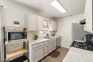 551 15th Ave, Newark, NJ 07103 - Photo 9