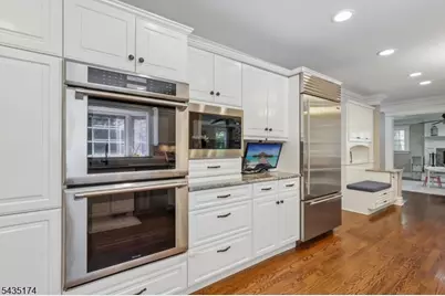 27 Burlington Rd, Berkeley Heights Township, NJ 07974 - Photo 7