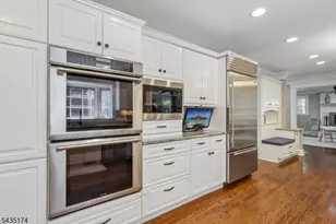 27 Burlington Rd, Berkeley Heights Township, NJ 07974 - Photo 7