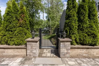 27 Burlington Rd, Berkeley Heights Township, NJ 07974 - Photo 17