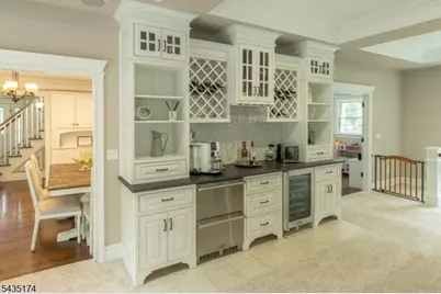 27 Burlington Rd, Berkeley Heights Township, NJ 07974 - Photo 3