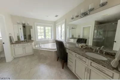 27 Burlington Rd, Berkeley Heights Township, NJ 07974 - Photo 29