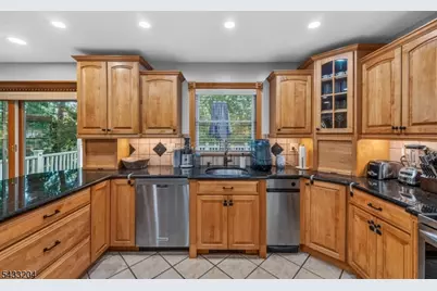 34 Sweetman Ln, West Milford Twp., NJ 07480 - Photo 11