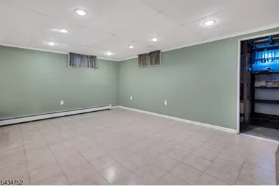 185 Ratzer Rd, Wayne, NJ 07470 - Photo 9