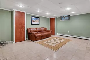 185 Ratzer Rd, Wayne, NJ 07470 - Photo 13