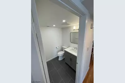 73 Linda Ln, Edison, NJ 08820 - Photo 17