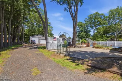 1252 Ringwood Ave, Pompton Lakes, NJ 07442 - Photo 9