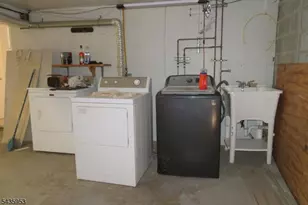 25 Storms Ave, Wanaque, NJ 07420 - Photo 35
