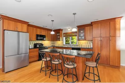 197 Woodbine Cir, New Providence, NJ 07974 - Photo 13