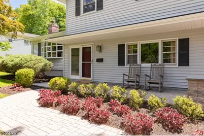 197 Woodbine Cir, New Providence, NJ 07974 - Photo 3