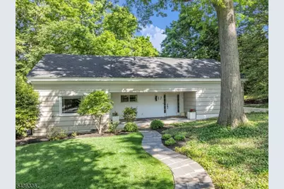 17 Hilltop Ter, Red Bank, NJ 07701 - Photo 3