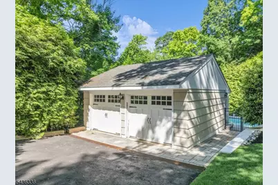 17 Hilltop Ter, Red Bank, NJ 07701 - Photo 5