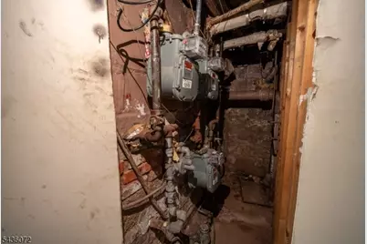 352 N 7th St, Newark, NJ 07107 - Photo 31