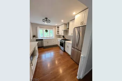 100 Fawn Ridge Dr, Long Hill Township, NJ 07946 - Photo 5