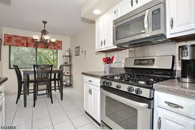164 Winchester Ct, Washington Township, NJ 07676 - Photo 13