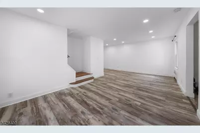 8 Melrose Ter, Elizabeth, NJ 07208 - Photo 5