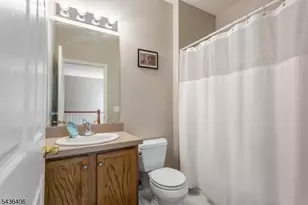28 Devonshire Dr, Clifton, NJ 07013 - Photo 35