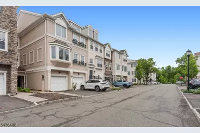 28 Devonshire Dr, Clifton, NJ 07013 - Photo 5
