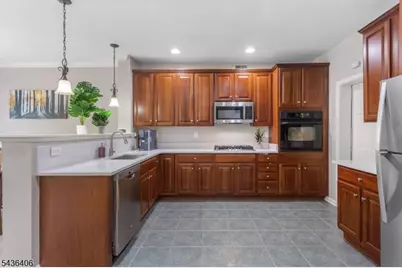 28 Devonshire Dr, Clifton, NJ 07013 - Photo 17