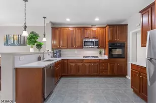 28 Devonshire Dr, Clifton, NJ 07013 - Photo 17