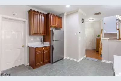 28 Devonshire Dr, Clifton, NJ 07013 - Photo 21