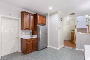 28 Devonshire Dr, Clifton, NJ 07013 - Photo 21
