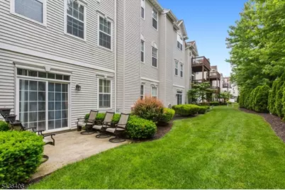 28 Devonshire Dr, Clifton, NJ 07013 - Photo 9