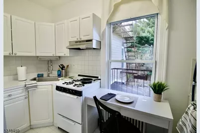 39 N Mountain Ave #5, Montclair, NJ 07042 - Photo 11