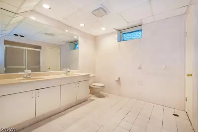 34 Silver Spring Ct, East Hanover Township, NJ 07936 - Photo 29