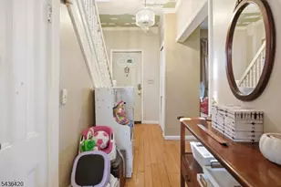 33 Pulaski Pl, Hackensack, NJ 07601 - Photo 17