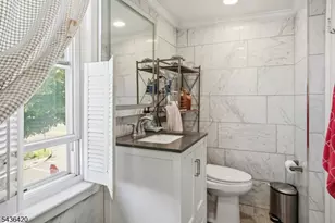 33 Pulaski Pl, Hackensack, NJ 07601 - Photo 23