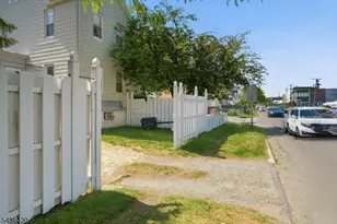 33 Pulaski Pl, Hackensack, NJ 07601 - Photo 31