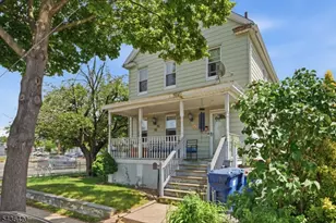 33 Pulaski Pl, Hackensack, NJ 07601 - Photo 9